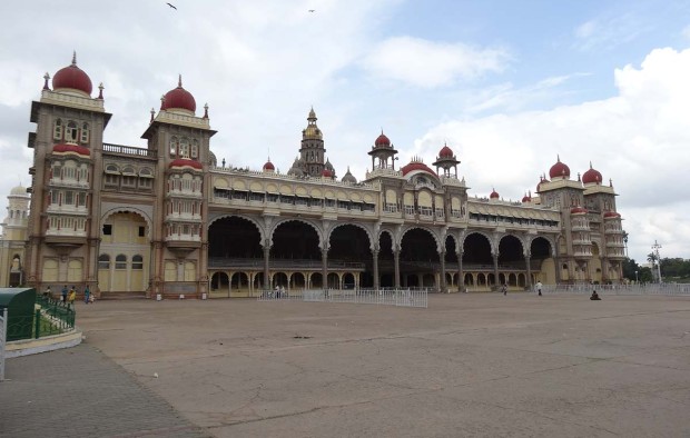 Mysore Palace in Katnataka - Lumle holidays