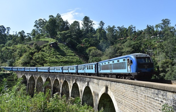 train-sri-lanka